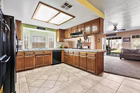 8039 Avenue E4 W, Lancaster, CA 93536 photo 7