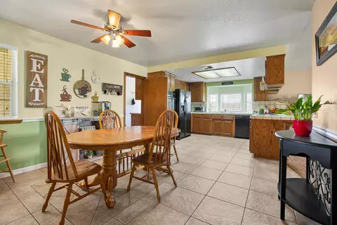 8039 Avenue E4 W, Lancaster, CA 93536 photo 5