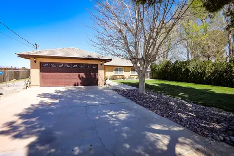 8039 Avenue E4 W, Lancaster, CA 93536 photo 2