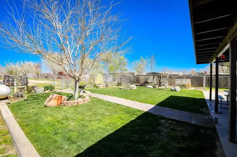 8039 Avenue E4 W, Lancaster, CA 93536 photo 22