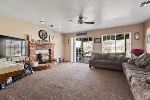8039 Avenue E4 W, Lancaster, CA 93536 photo 10