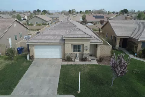 533 Cobb Rd, Lancaster, CA 93535 photo 2