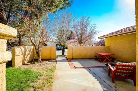 1833 Einstein St, Lancaster, CA 93535 photo 6