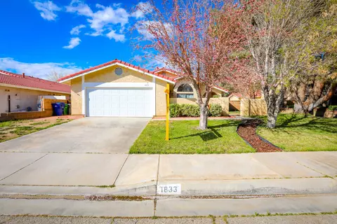 1833 Einstein St, Lancaster, CA 93535 photo 3