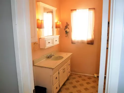 206 Bartlett St, Tehachapi, CA 93561 photo 10