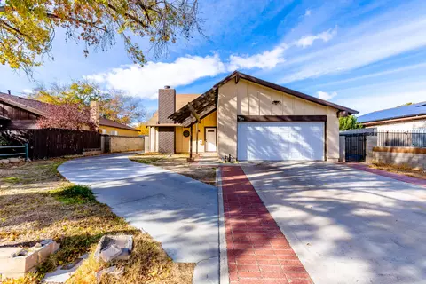 44549 Gillan Ave, Lancaster, CA 93535 photo 3