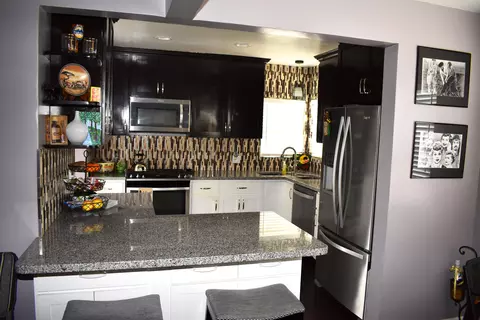 706 Broadacres Ave N, Compton, CA 90220 photo 6