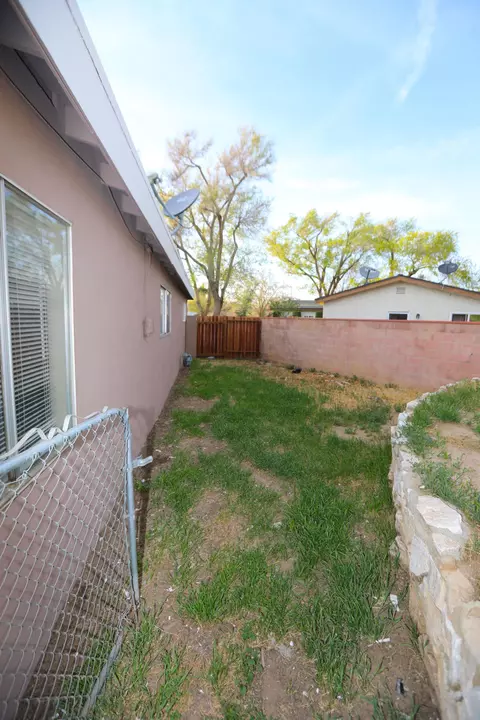 534 Lingard St E, Lancaster, CA 93535 photo 21