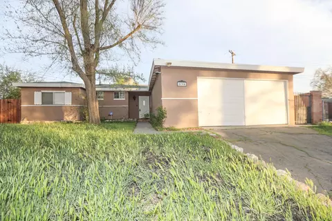 534 Lingard St E, Lancaster, CA 93535 photo 3