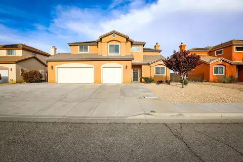 43422 Tranquility Ct, Lancaster, CA 93535 photo 2