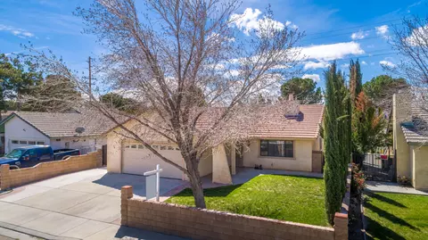 3542 Spice St, Lancaster, CA 93536 photo 4