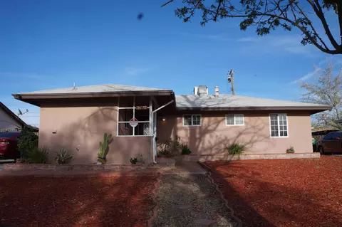 38532 36th St E, Palmdale, CA 93550 photo 1