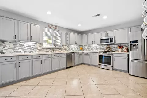 45719 Caledonia Ct, Lancaster, CA 93534 photo 11