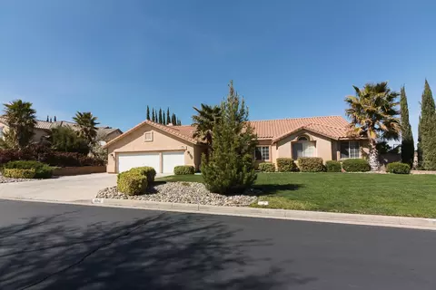 6041 Devonshire Dr, Palmdale, CA 93551 photo 2