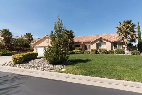 6041 Devonshire Dr, Palmdale, CA 93551 photo 3