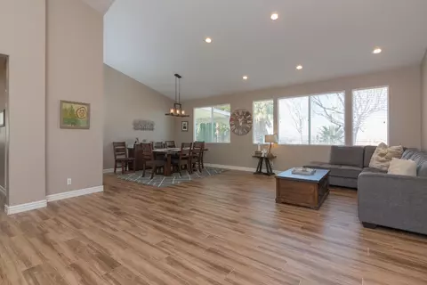 6041 Devonshire Dr, Palmdale, CA 93551 photo 9