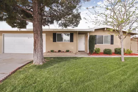 44707 21st St W, Lancaster, CA 93536 photo 2