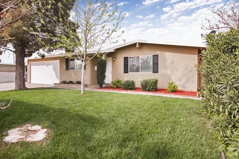 44707 21st St W, Lancaster, CA 93536 photo 1