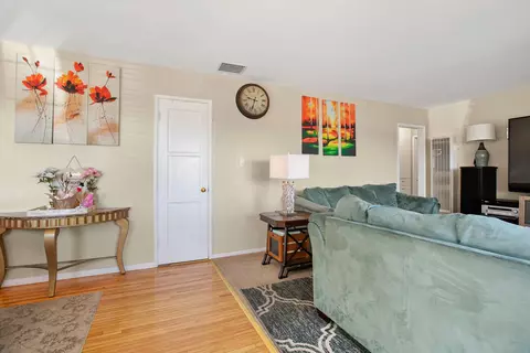 44940 Kingtree Ave, Lancaster, CA 93534 photo 8