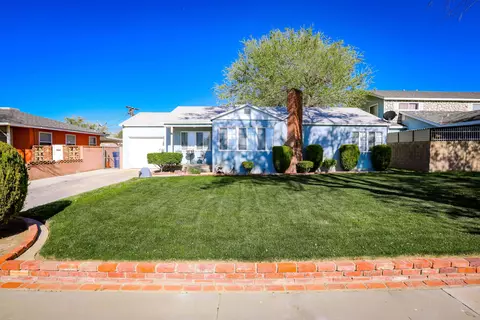 44940 Kingtree Ave, Lancaster, CA 93534 photo 2
