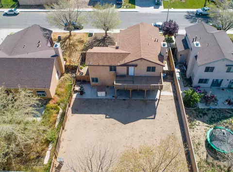 43647 Serenity Ct, Lancaster, CA 93535 photo 4