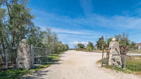 2528 Backus Rd, Mojave, CA 93501 photo 3