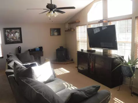 9640 Pine Grove Dr, Tehachapi, CA 93561 photo 33