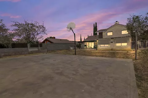 37757 Westview Dr, Palmdale, CA 93550 photo 2