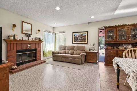 37031 29th Pl E, Palmdale, CA 93550 photo 5