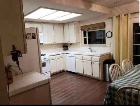 37452 17th St E, Palmdale, CA 93550 photo 4
