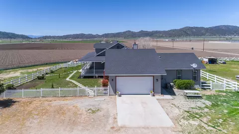 26165 Banducci Rd, Tehachapi, CA 93561 photo 2