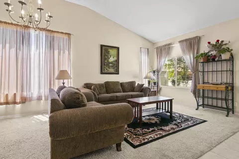 38718 37th St E, Palmdale, CA 93550 photo 4