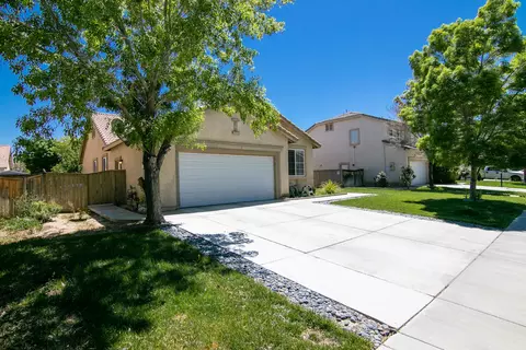 38718 37th St E, Palmdale, CA 93550 photo 2
