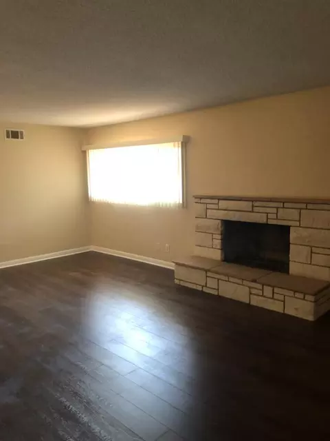 44273 11th St E, Lancaster, CA 93535 photo 4