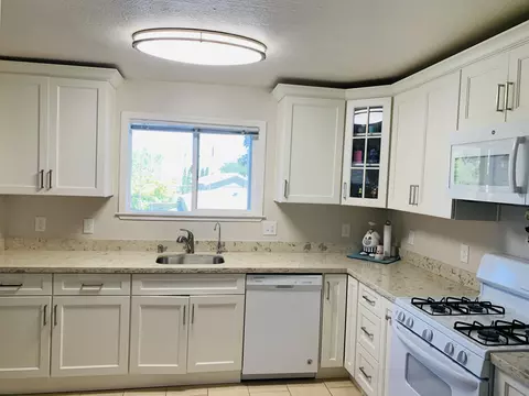 2328 Martinez Ave, Martinez, CA 94553 photo 14