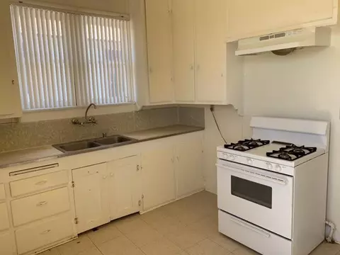 15655 L St, Mojave, CA 93501 photo 2