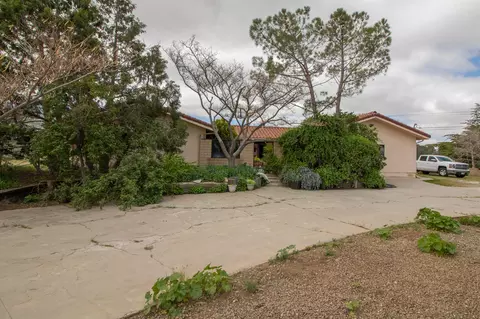 18724 Cherry Ln, Tehachapi, CA 93561 photo 1