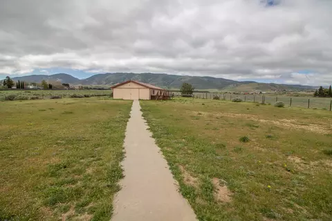 18724 Cherry Ln, Tehachapi, CA 93561 photo 31