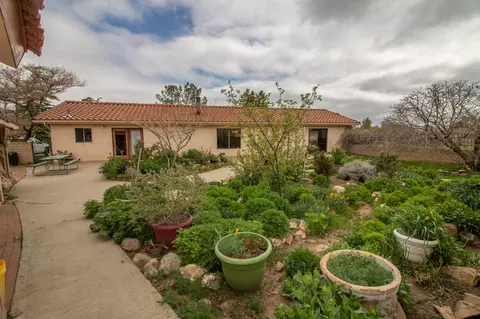 18724 Cherry Ln, Tehachapi, CA 93561 photo 3