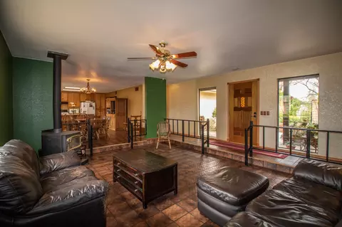 18724 Cherry Ln, Tehachapi, CA 93561 photo 8
