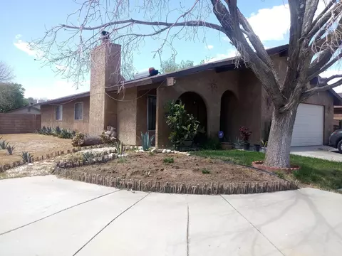 44737 Jefferson Ct, Lancaster, CA 93535 photo 2