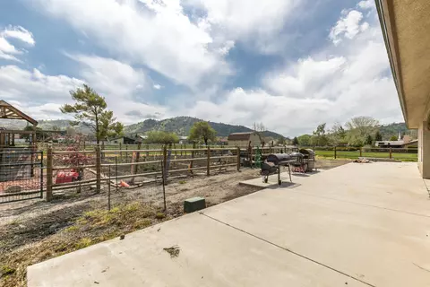 28260 Breaburn Dr, Tehachapi, CA 93561 photo 10