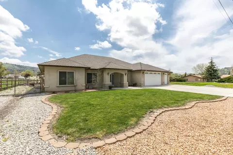 28260 Breaburn Dr, Tehachapi, CA 93561 photo 2