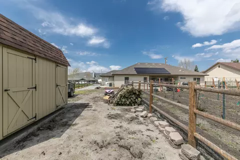 28260 Breaburn Dr, Tehachapi, CA 93561 photo 5
