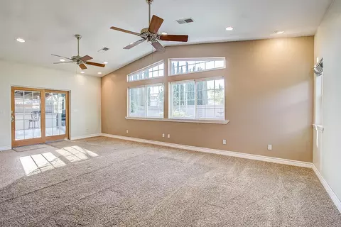2107 Forry St, Lancaster, CA 93536 photo 9