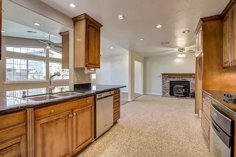 2107 Forry St, Lancaster, CA 93536 photo 5