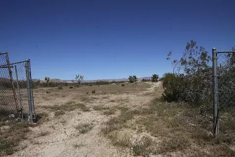 6293 Backus Rd, Mojave, CA 93501 photo 17