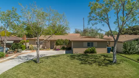 43702 Fig Ave, Lancaster, CA 93534 photo 2
