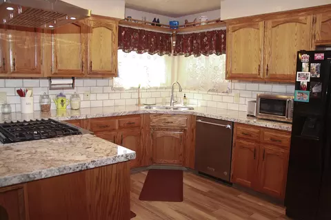 22810 Jerry Dr, Tehachapi, CA 93561 photo 7