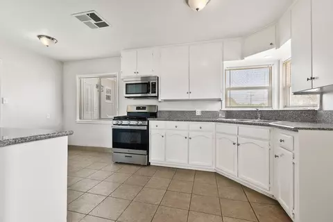 44202 Elm Ave, Lancaster, CA 93534 photo 5